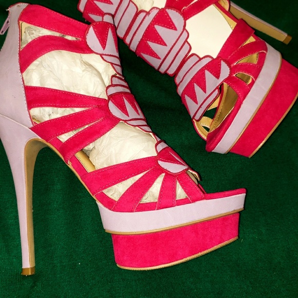 Shoes - Picture 4 of 8